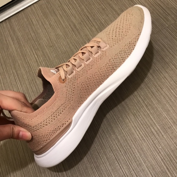 APL Techloom breeze running shoes light pink color size 8 - Picture 3 of 11